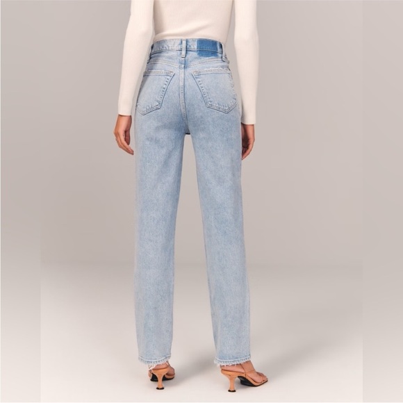 Abercrombie & Fitch 90s Straight Ultra High Rise Light With Criss Cross Waist - Picture 4 of 16